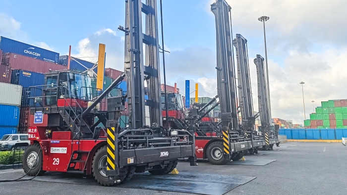 逐綠向新，東方大港涌動(dòng)“徐工純電力量”！