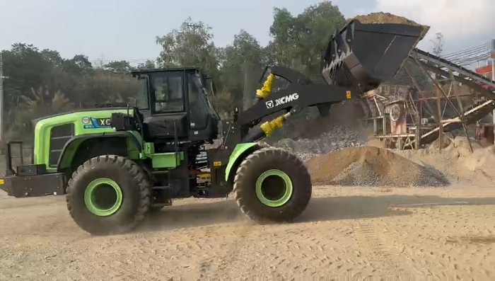 徐工純電動裝載機助力越南砂石料場，開啟綠色施工新紀元