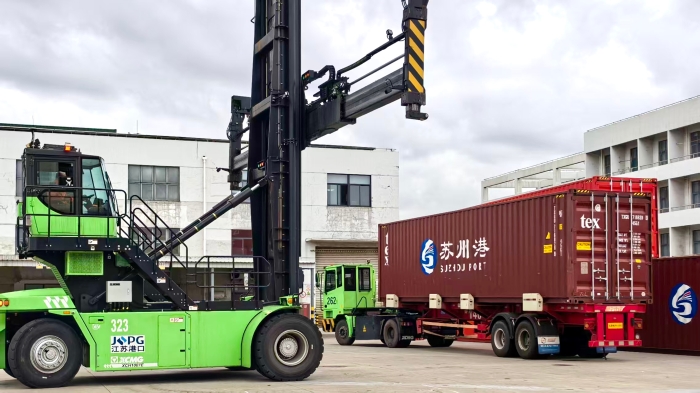 近零碳時(shí)代，港口何為？徐工以綠色成套解決方案破題