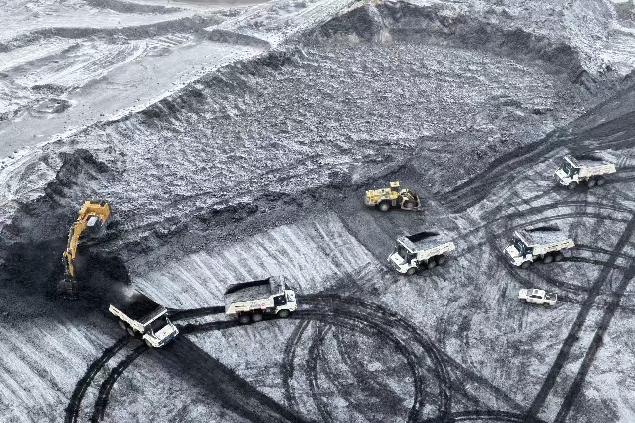 獲得成功！徐工無人純電礦卡在煤炭運輸環節混行測試成效顯著