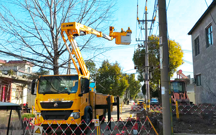 帶電作業“零打擾”！徐工GKJH18C絕緣斗臂車“護航”河南鄉村電網