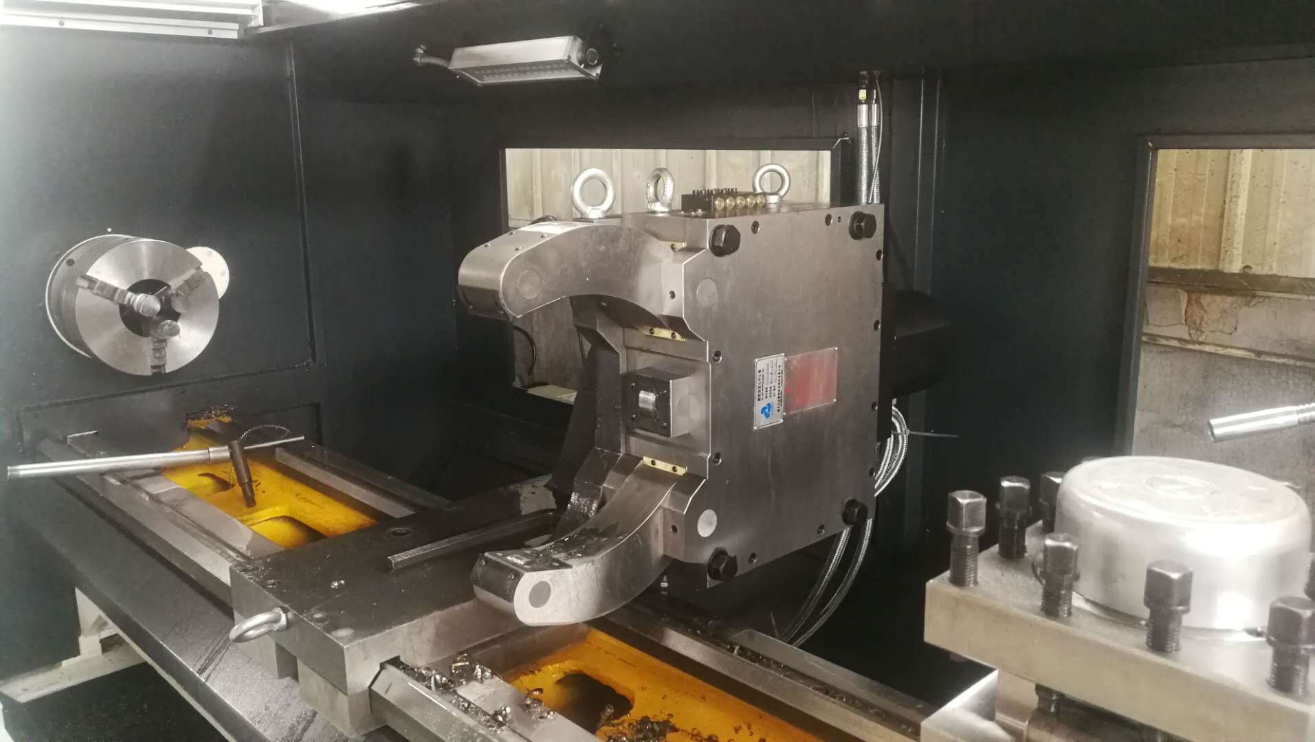 CKP6163數控車床加裝液壓中心架